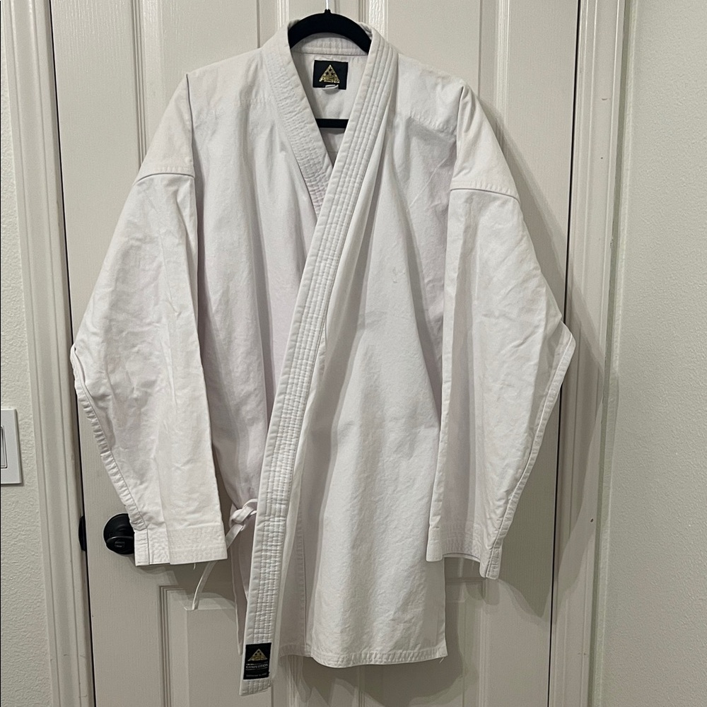 Men’s Karate Gi Size 5 White